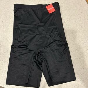 Spanx medium shapewear
